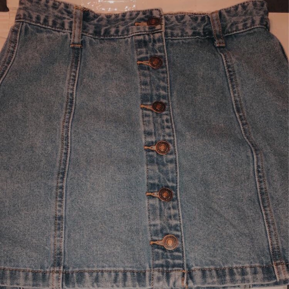 I’m great condition denim skirt